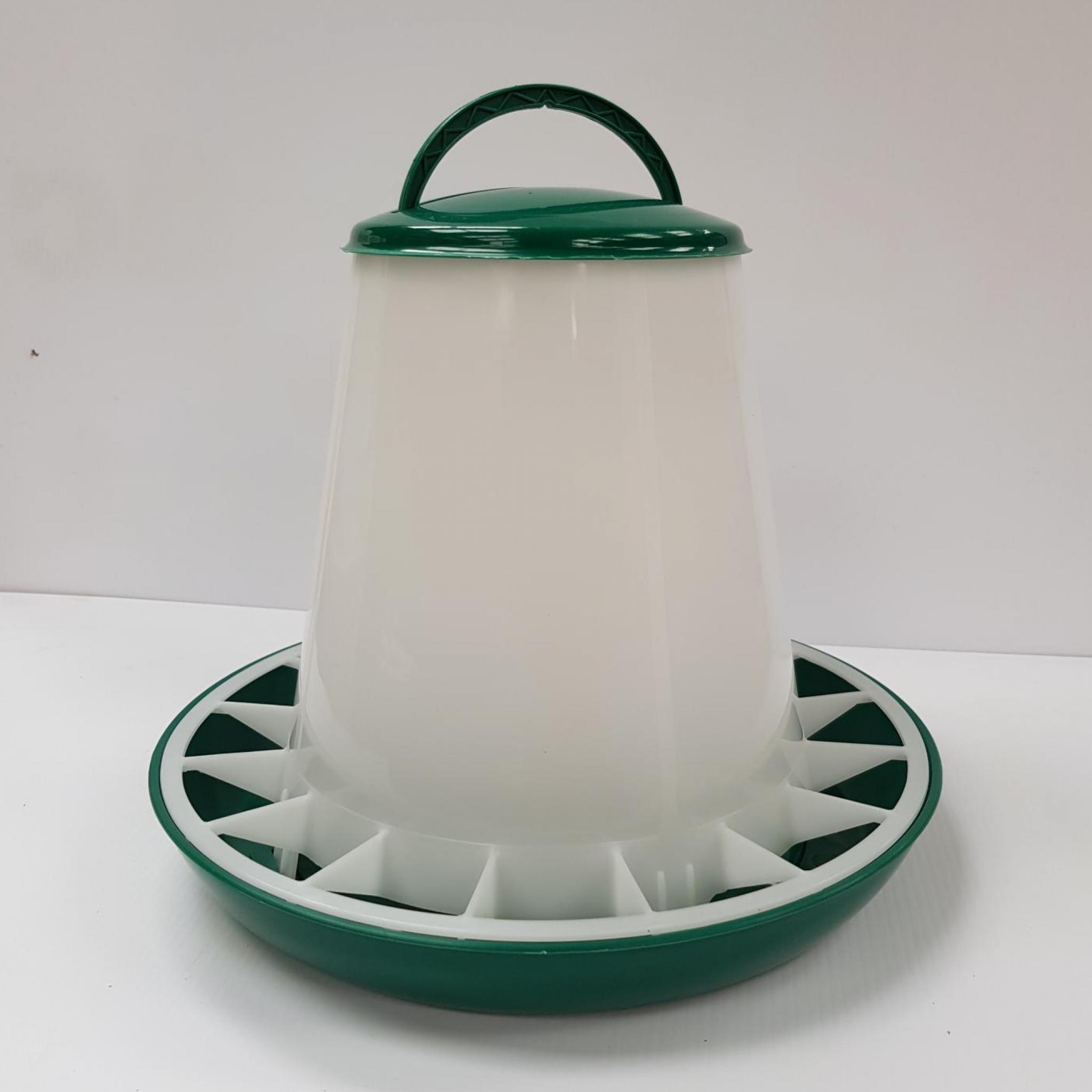 Feeder with lid 3kg